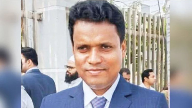 লালমনিরহাটে ১৪ দিনেও জ্ঞান ফেরেনি শিক্ষক আরিফুলের
