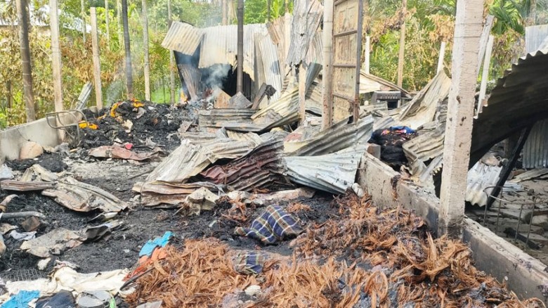 কুড়িগ্রামের উলিপুরে বসতবাড়িতে অগ্নিসংযোগের অভিযোগ