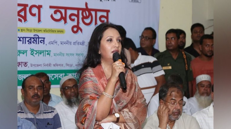 সরকার দেশের ১৮ কোটি জনগণের উন্নয়নে কাজ করছে