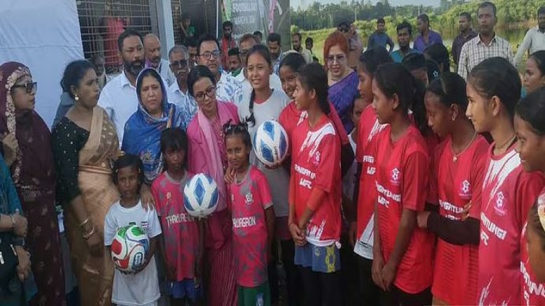 নারী ফুটবলারদের পাশে জাতীয় মহিলা ক্রীড়া সংস্থা