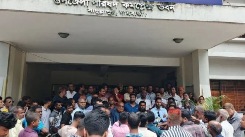 গাইবান্ধায় ফ্যামিলি কার্ড শুমারির নিয়োগ বাতিলের দাবিতে বিএনপির বিক্ষোভ
