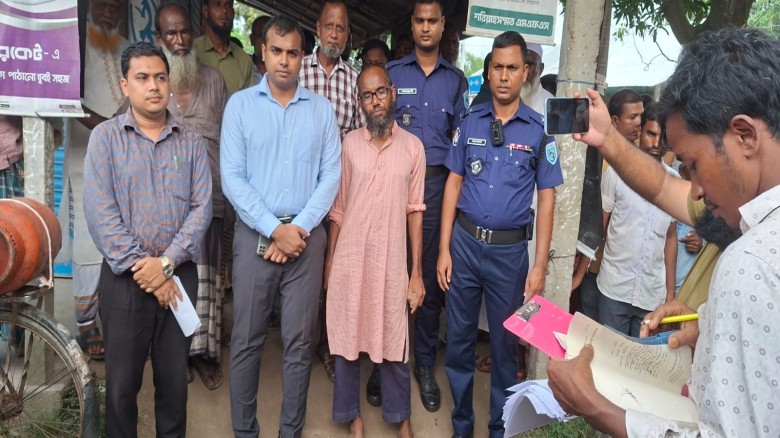 তারাগঞ্জে অবৈধ ইউরিয়া সার পরিবহন: জরিমানা ও সার জব্দ
