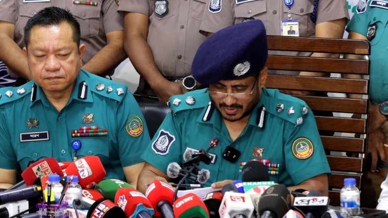 মাছুয়াপাড়া চার খুন মামলার তদন্ত অগ্রগতি জানাতে আরএমপি কমিশনারের প্রেস ব্রিফিং