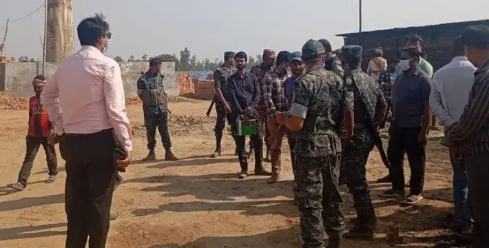 [রাণীশংকৈলে ৪ ইটভাটার মালিককে আড়াই লাখ টাকা জরিমানা]